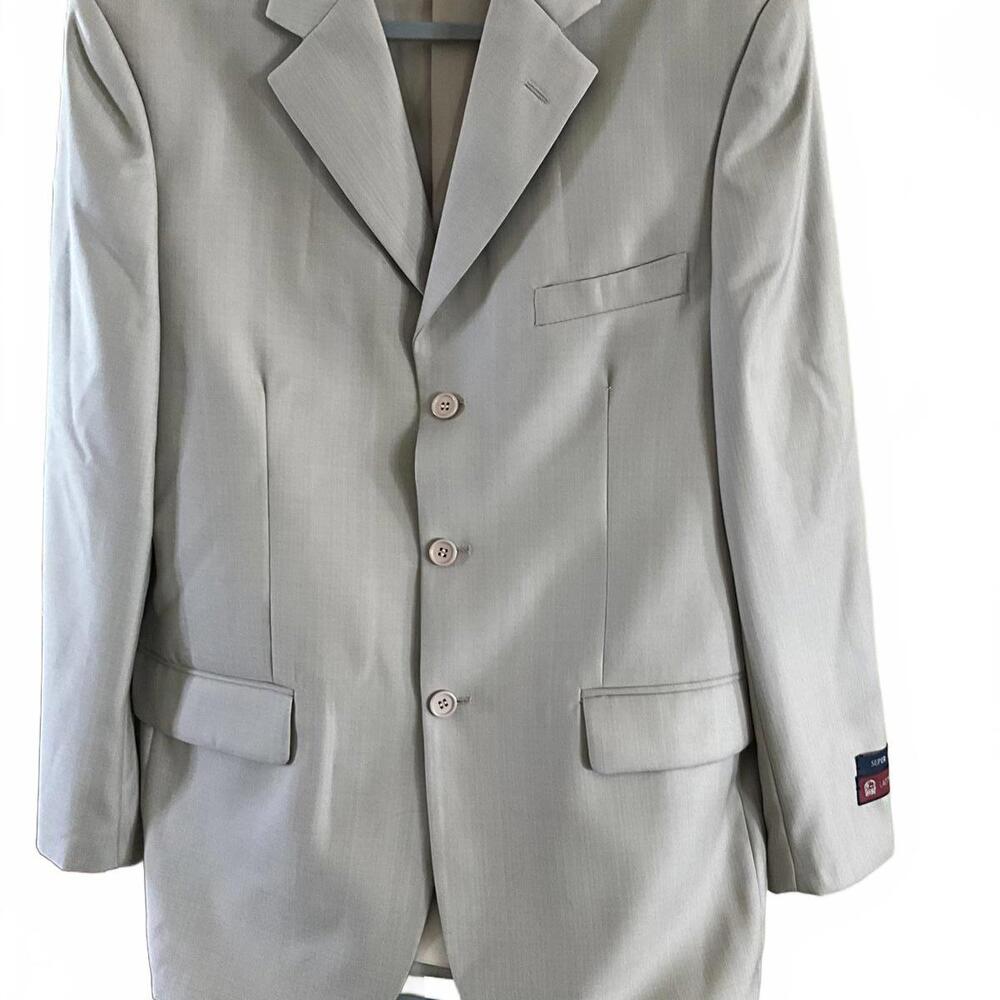 Men’s 2pc Khaki Suit 42/44L NWT
